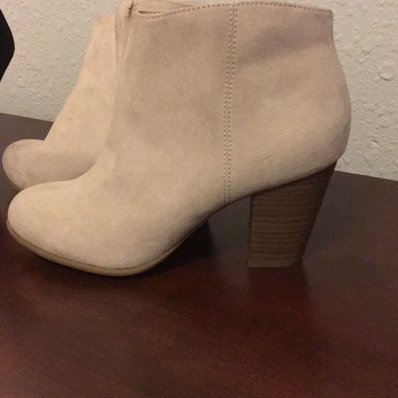 Winter booties! Only worn once! - Picture 3 of 3